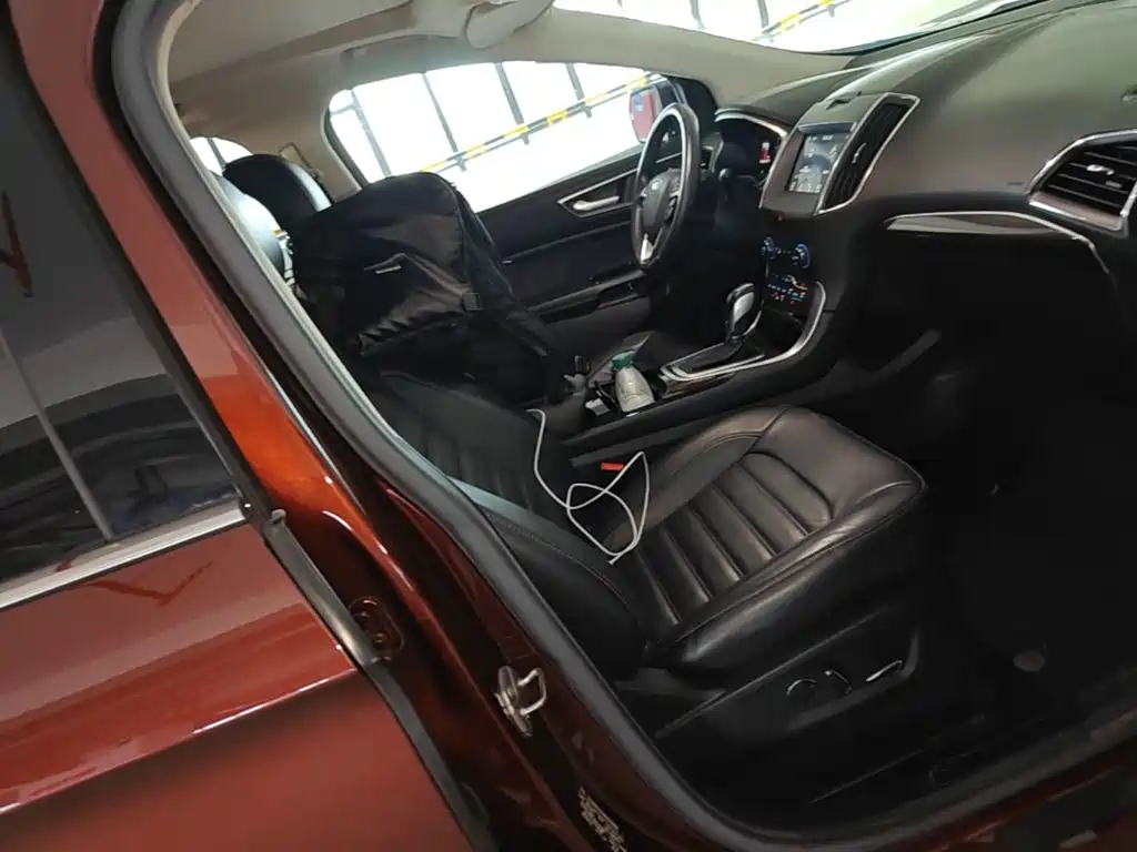 Ford Edge — миниатюра 25