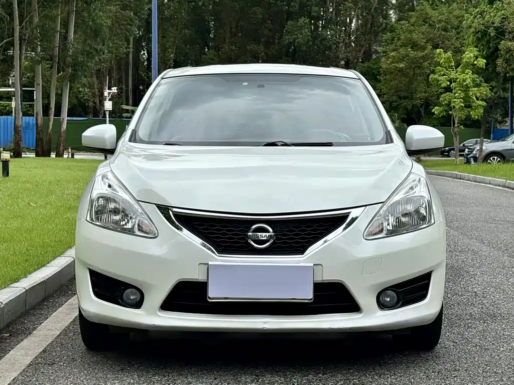 Nissan Tiida — миниатюра 2