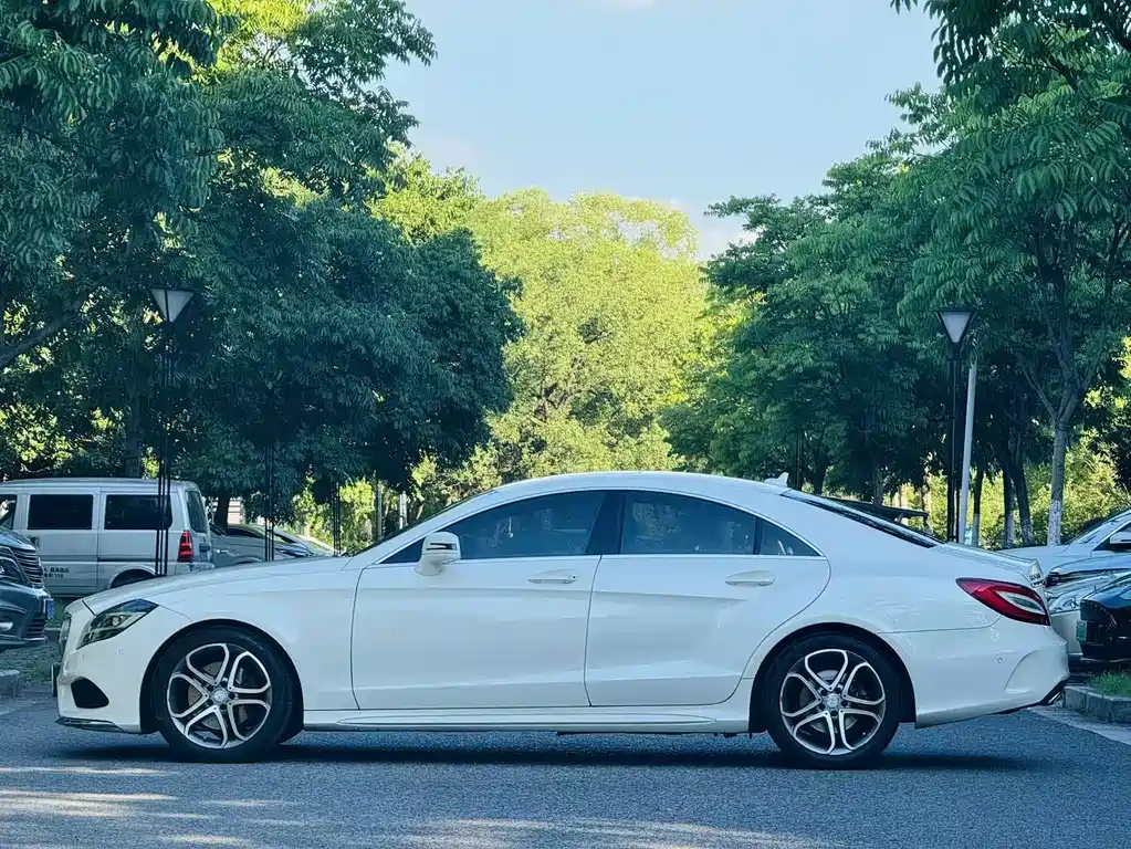 Mercedes-Benz CLS — миниатюра 4
