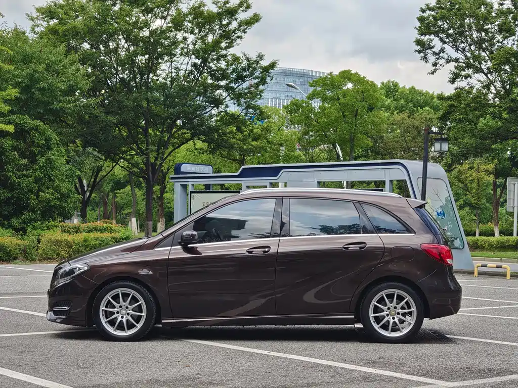 Mercedes-Benz B-Class — миниатюра 8