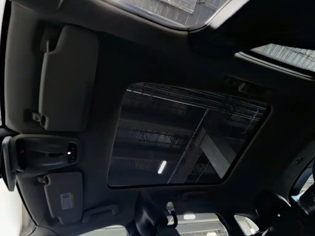 Volvo V40 — миниатюра 14