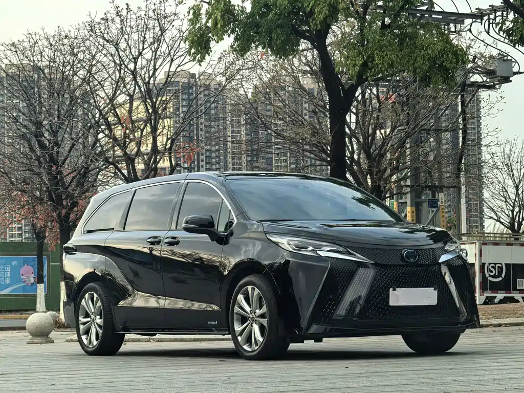 TOYOTA SIENNA