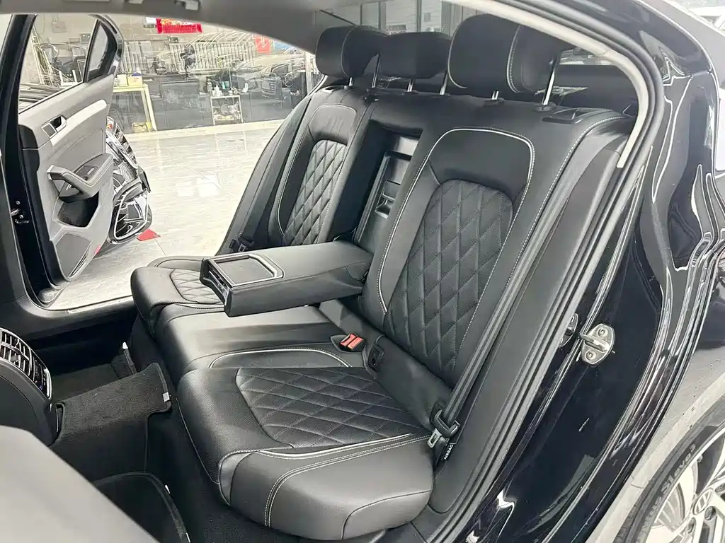 Volkswagen Magotan PHEV — миниатюра 13