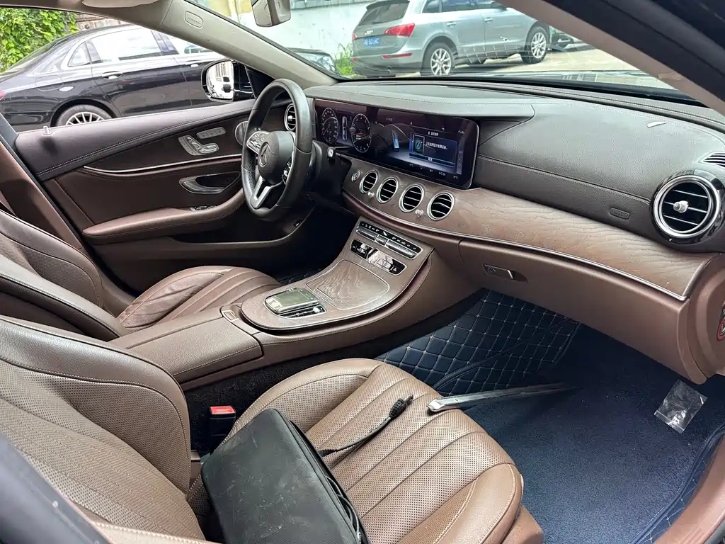 Mercedes-Benz E-Class — миниатюра 14