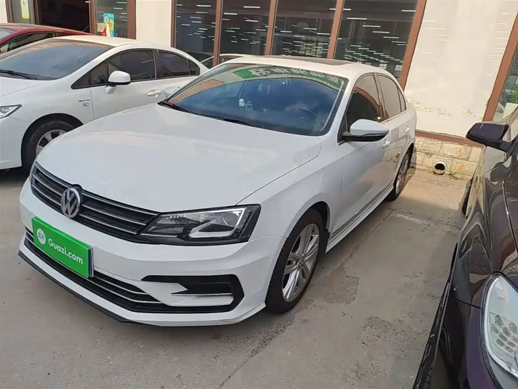 Volkswagen Sagitar 2019