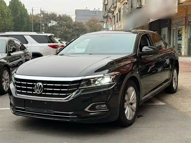 VOLKSWAGEN PASSAT 2019