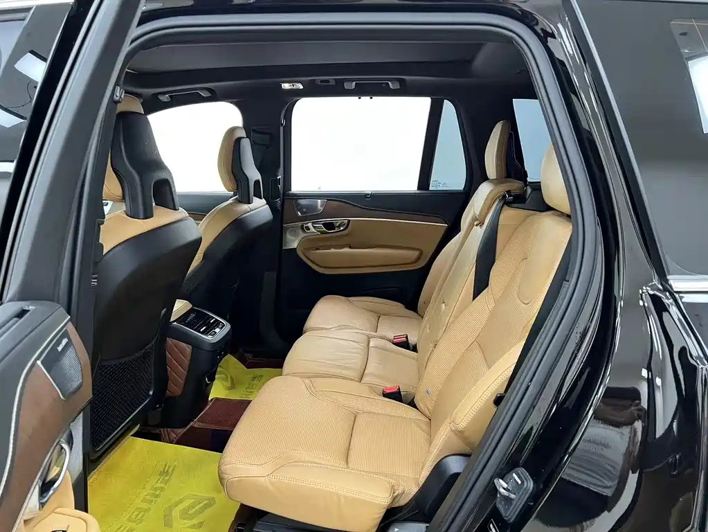 Volvo XC90 — миниатюра 17