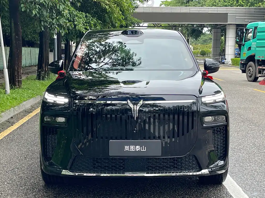 VOYAH Taishan X8 — миниатюра 2