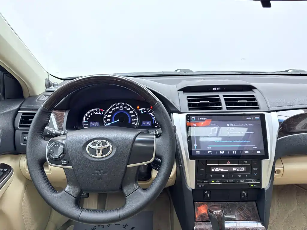 Toyota Camry — миниатюра 6