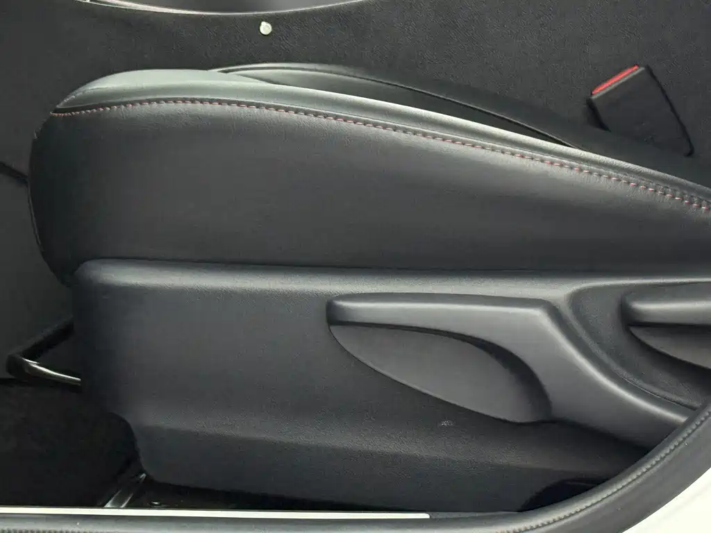 Toyota Yaris L — миниатюра 9