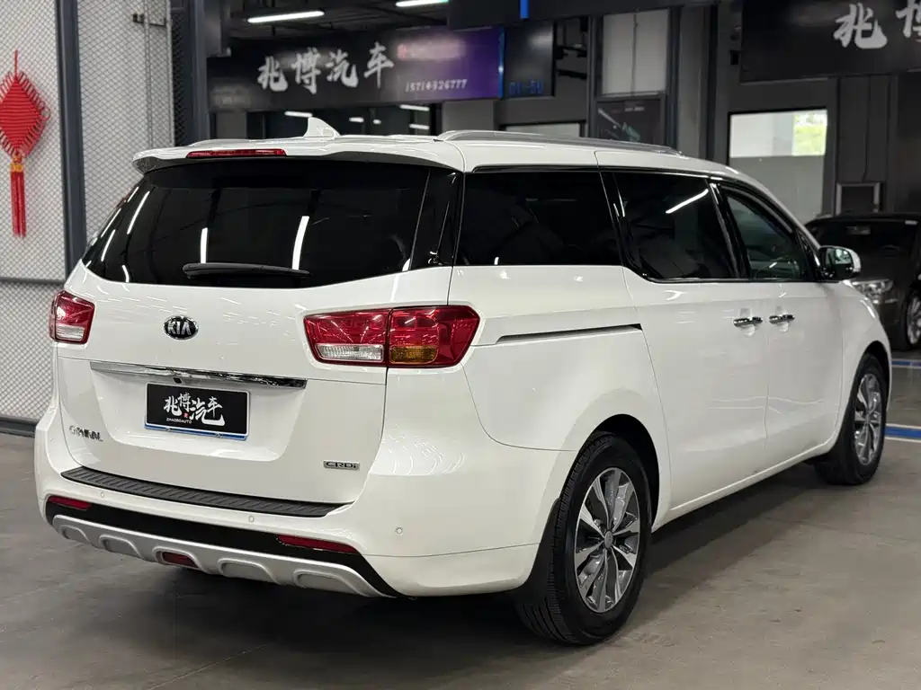 Kia Carnival — миниатюра 4