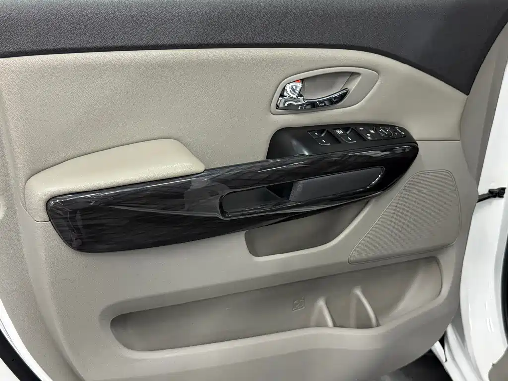 Kia Carnival — миниатюра 7