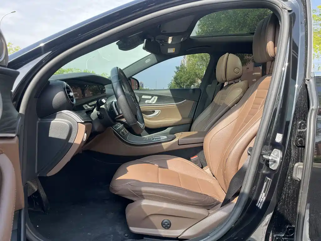 Mercedes-Benz E-Class — миниатюра 4