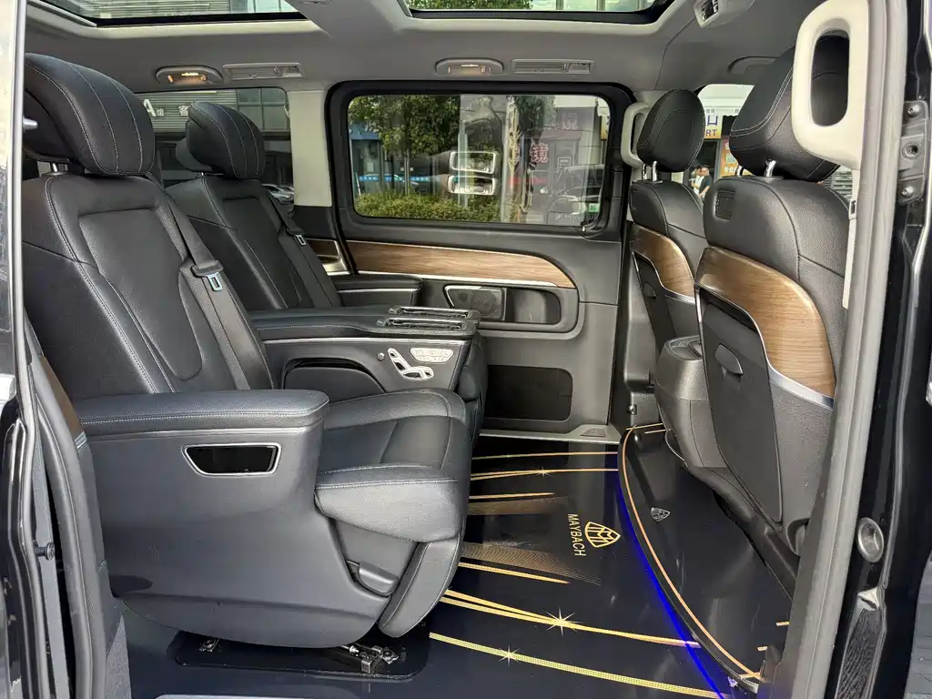 Mercedes-Benz V-Class — миниатюра 17