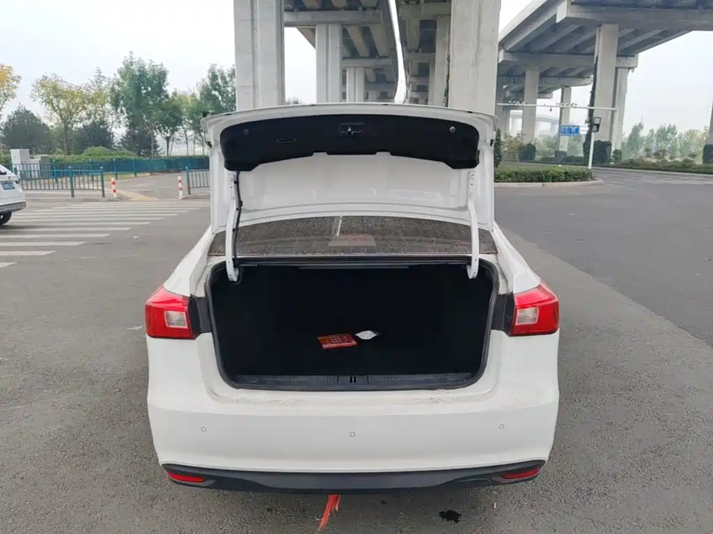 Roewe 360 — миниатюра 19