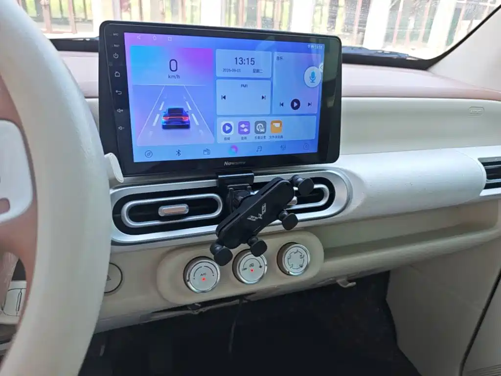 Wuling MINIEV — миниатюра 13