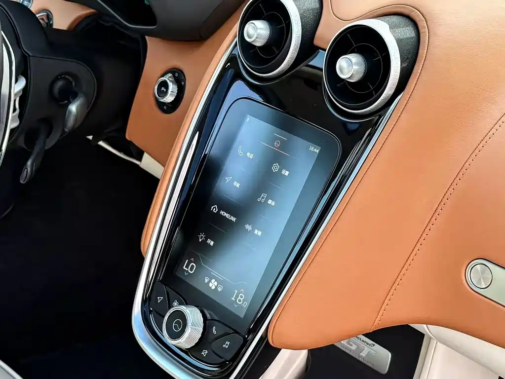 McLaren GT — миниатюра 19