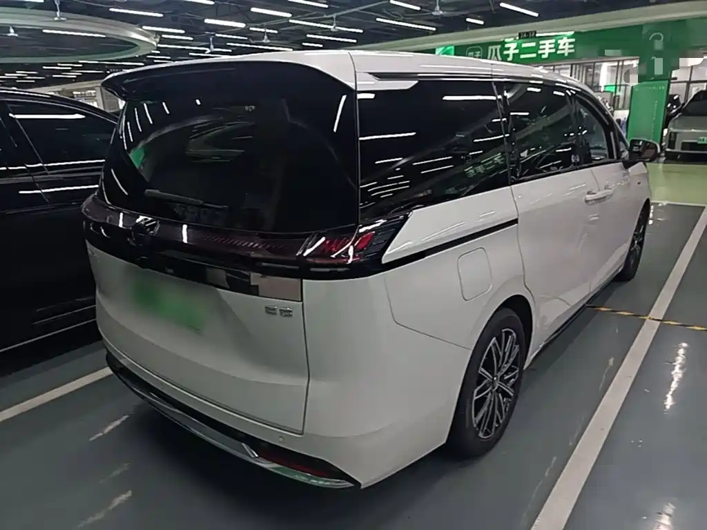 GAC Motor Trumpchi E8 PHEV — миниатюра 7