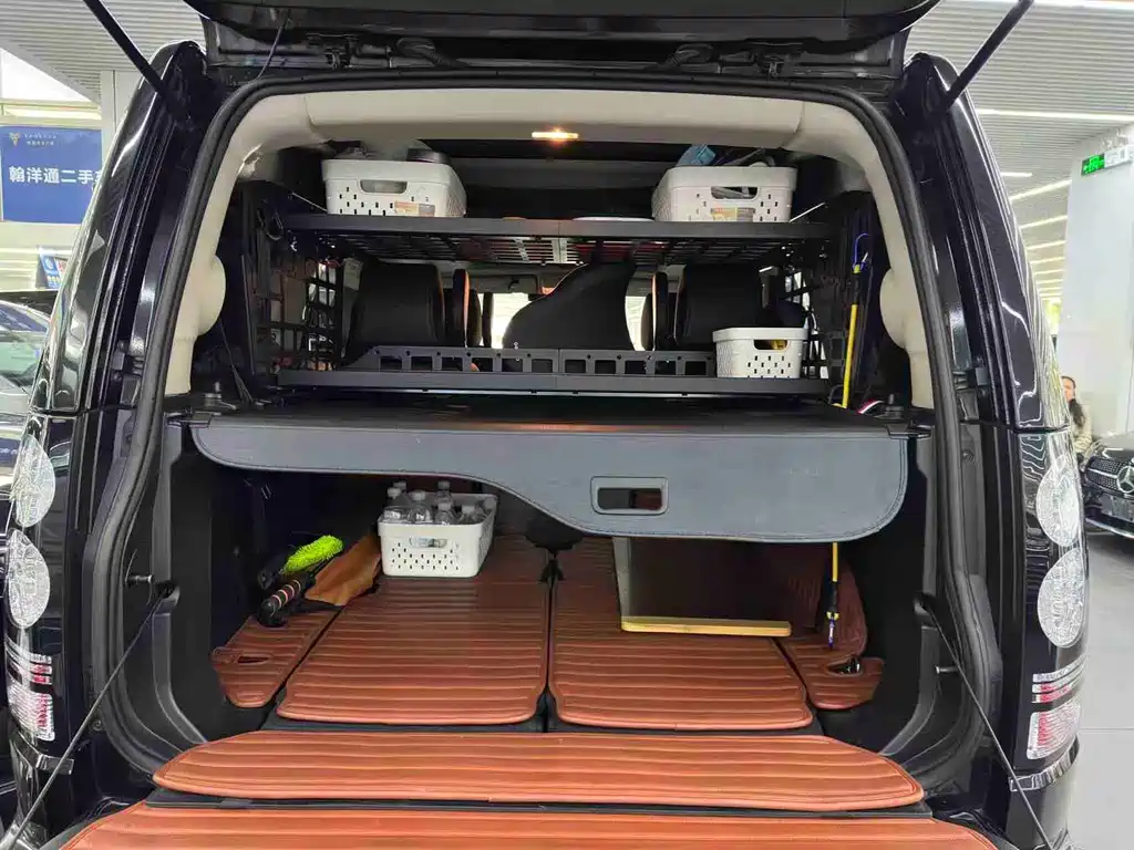 Land Rover Discovery — миниатюра 6