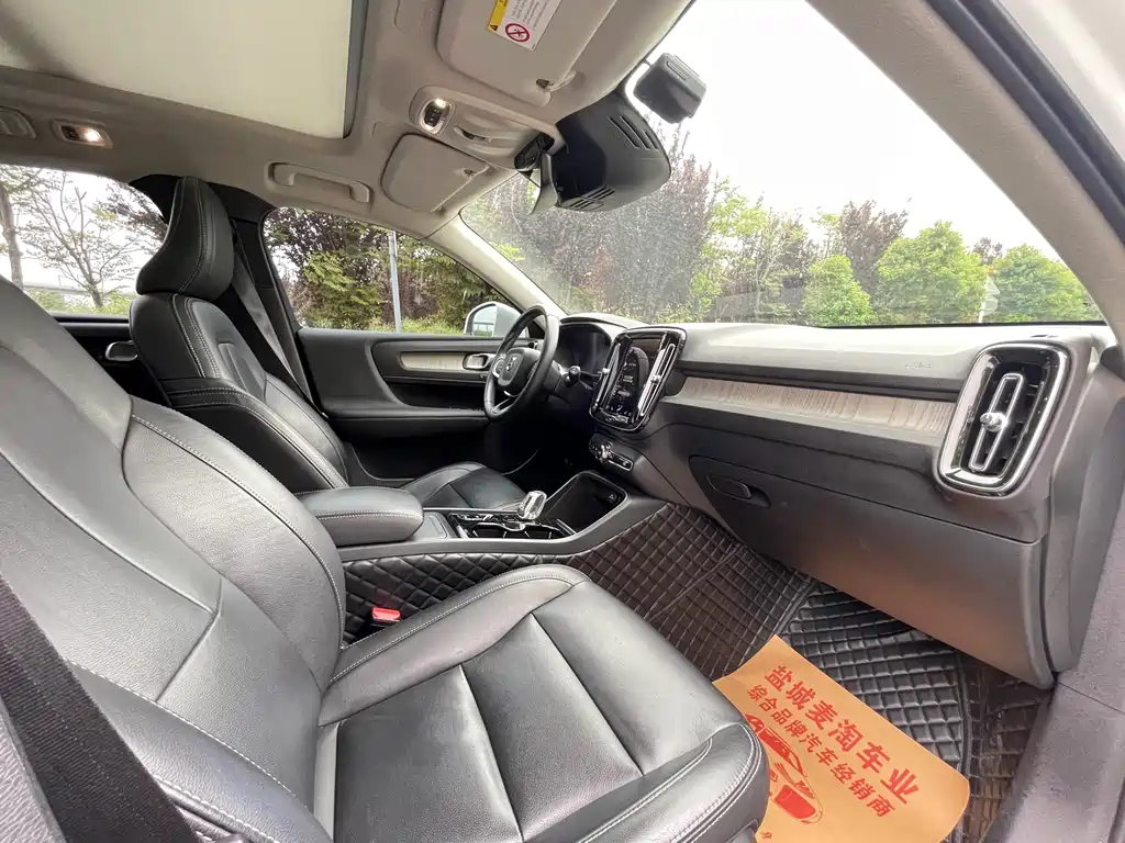 Volvo XC40 2021 T4 Sport