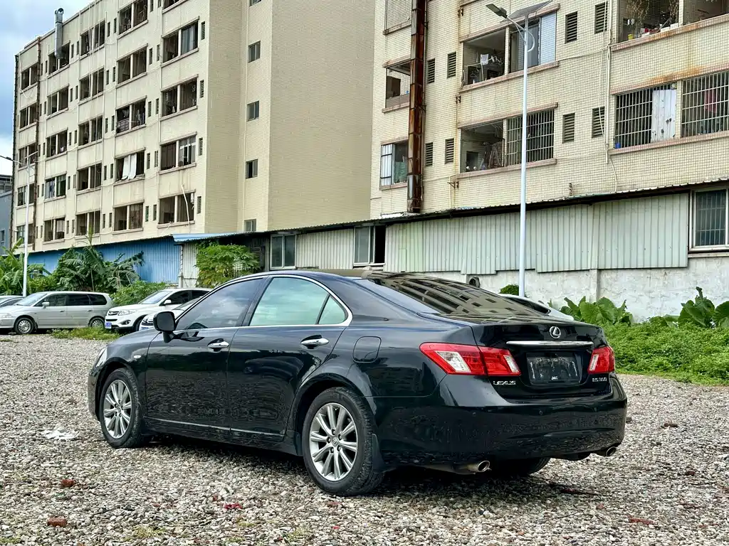 Lexus ES — миниатюра 3