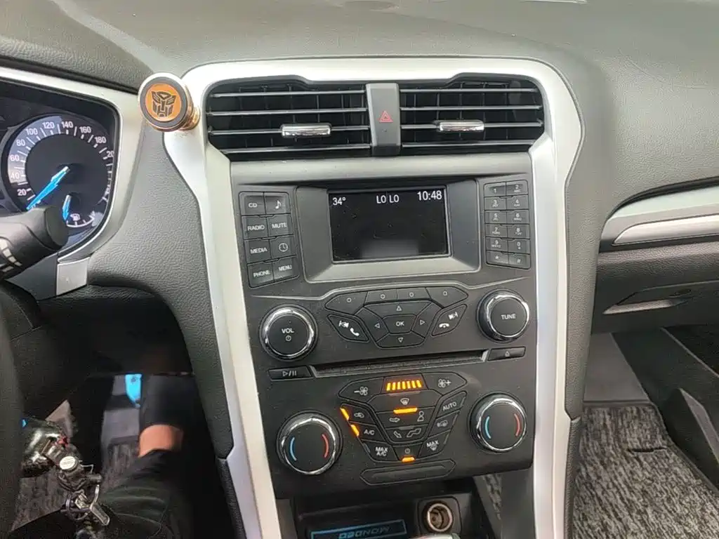 Ford Mondeo — миниатюра 6