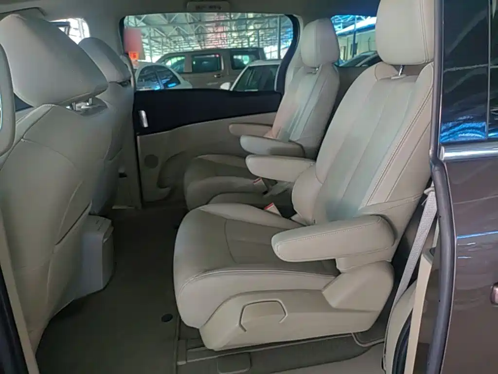 Buick GL8 — миниатюра 17
