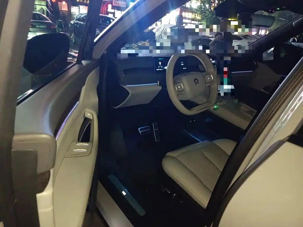 NIO ES8 — миниатюра 12