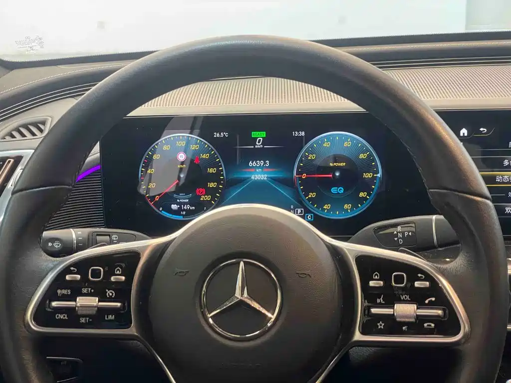 Mercedes-Benz EQC — миниатюра 13
