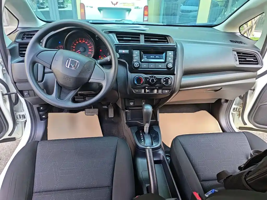 Honda Fit — миниатюра 10