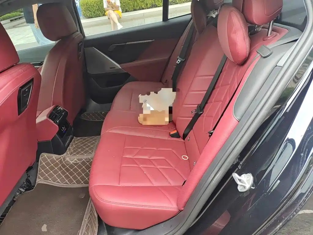BMW 5 Series — миниатюра 13