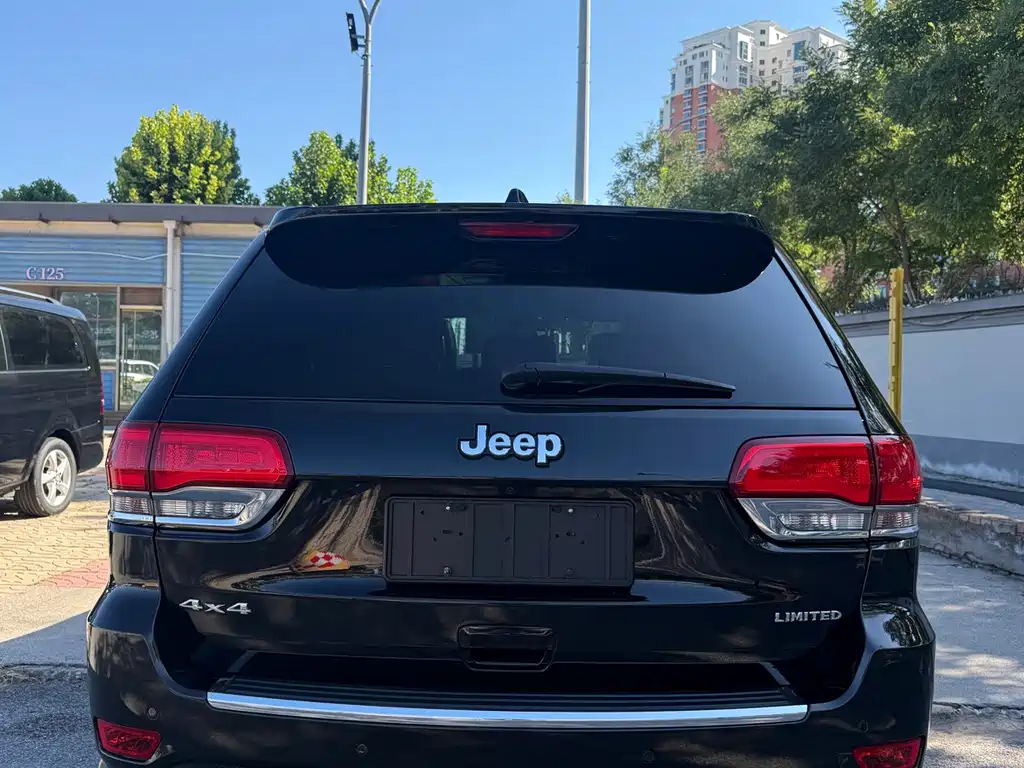 Jeep Grand Cherokee (Import) — миниатюра 22