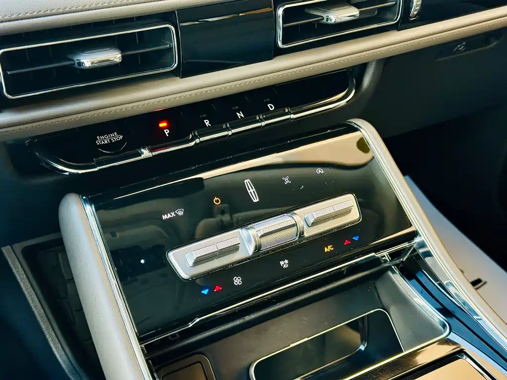 Lincoln Aviator — миниатюра 10
