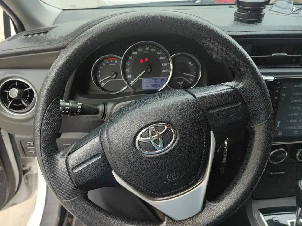 Toyota Corolla — миниатюра 6