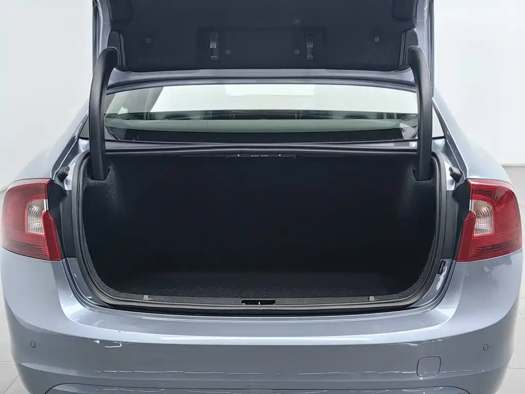 Volvo S60 — миниатюра 16