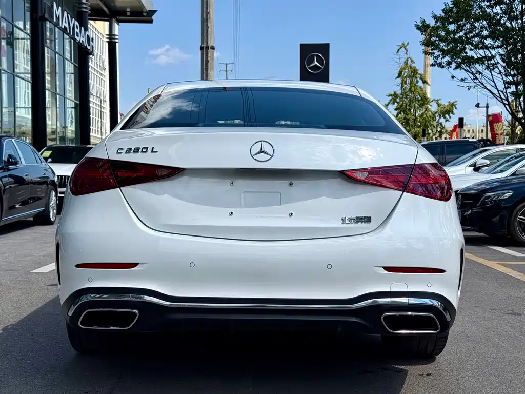 Mercedes-Benz C-Class — миниатюра 6