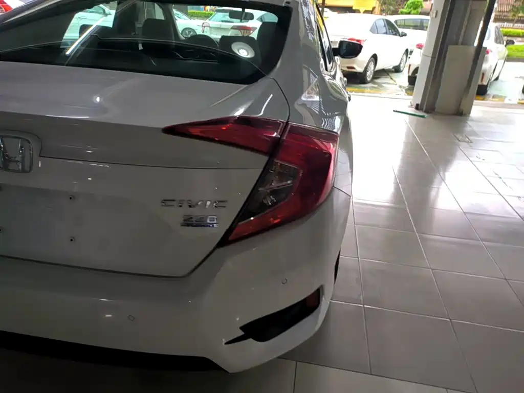 Honda Civic — миниатюра 8