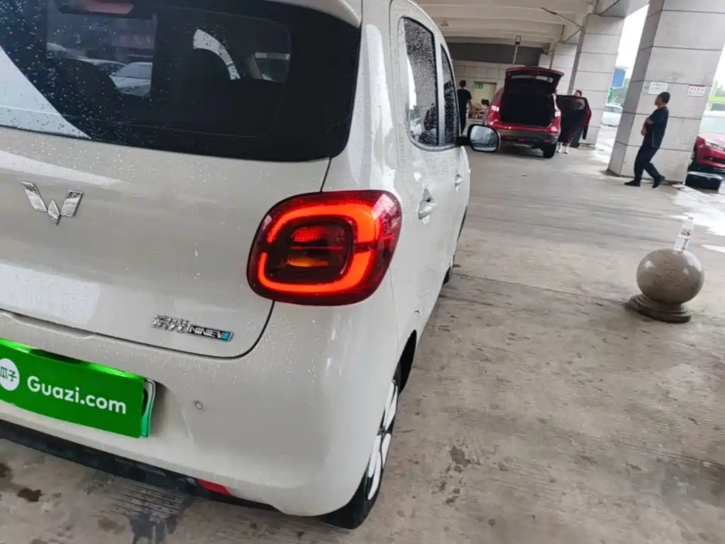Wuling MINIEV — миниатюра 8