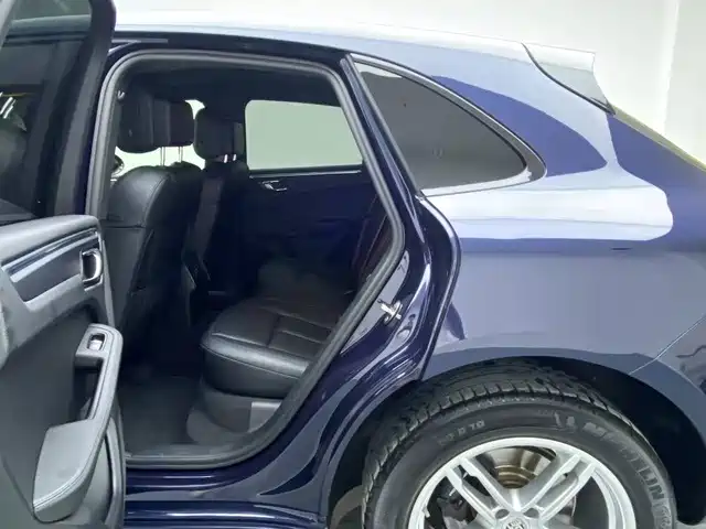 Porsche Macan — миниатюра 14