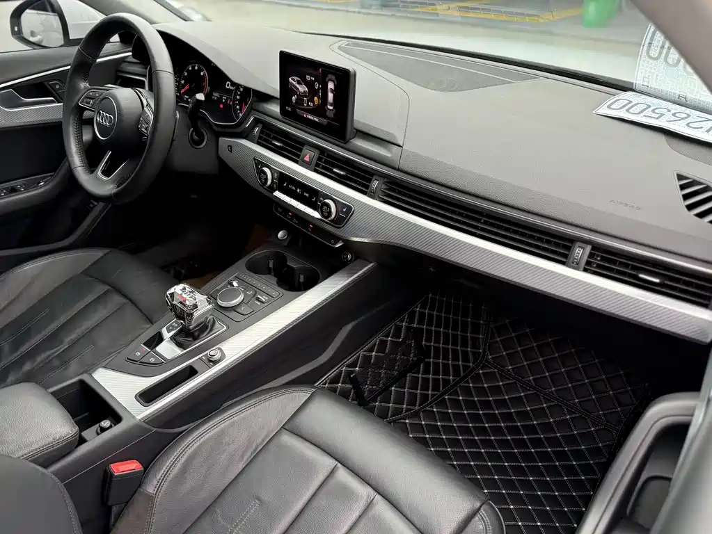 Audi A4L 2017 40 TFSI Fashion