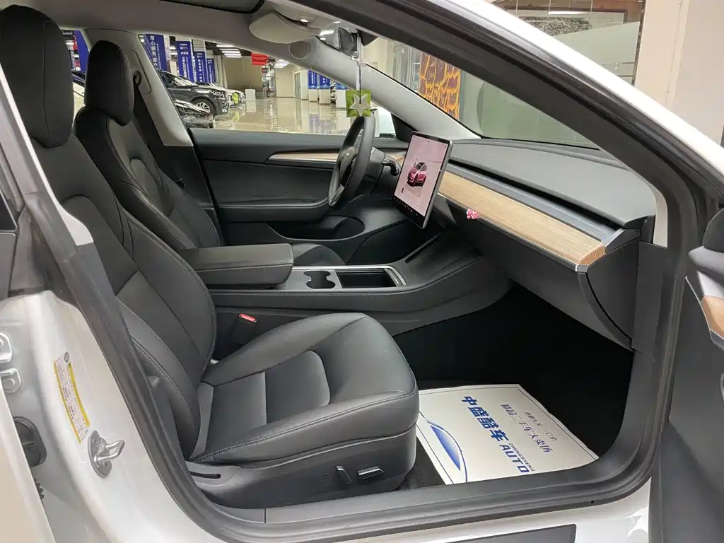 Tesla Model 3 — фотографии объявления, Фото 15