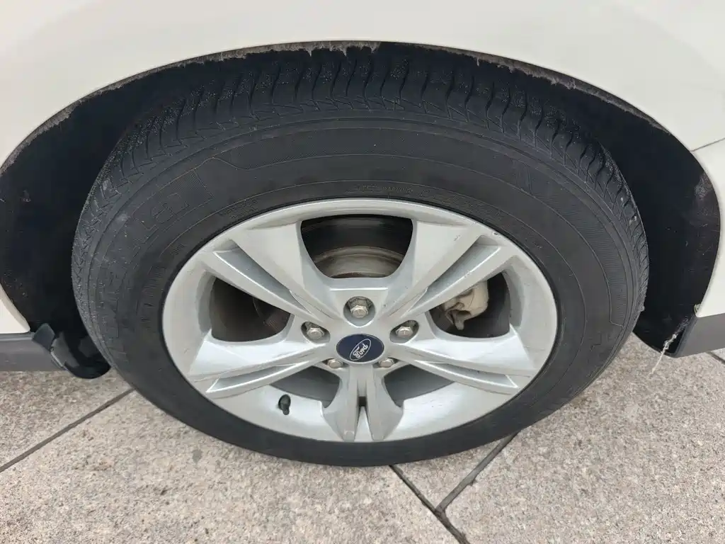 Ford Focus — миниатюра 11