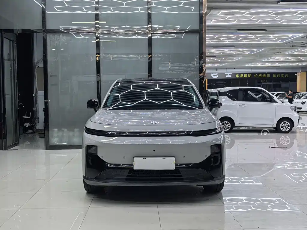 Leapmotor Leapmotor B10 — миниатюра 2