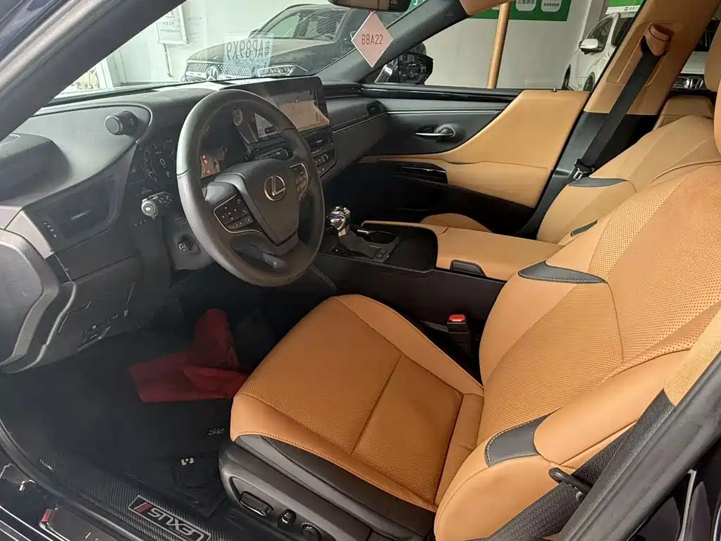 Lexus ES — миниатюра 5