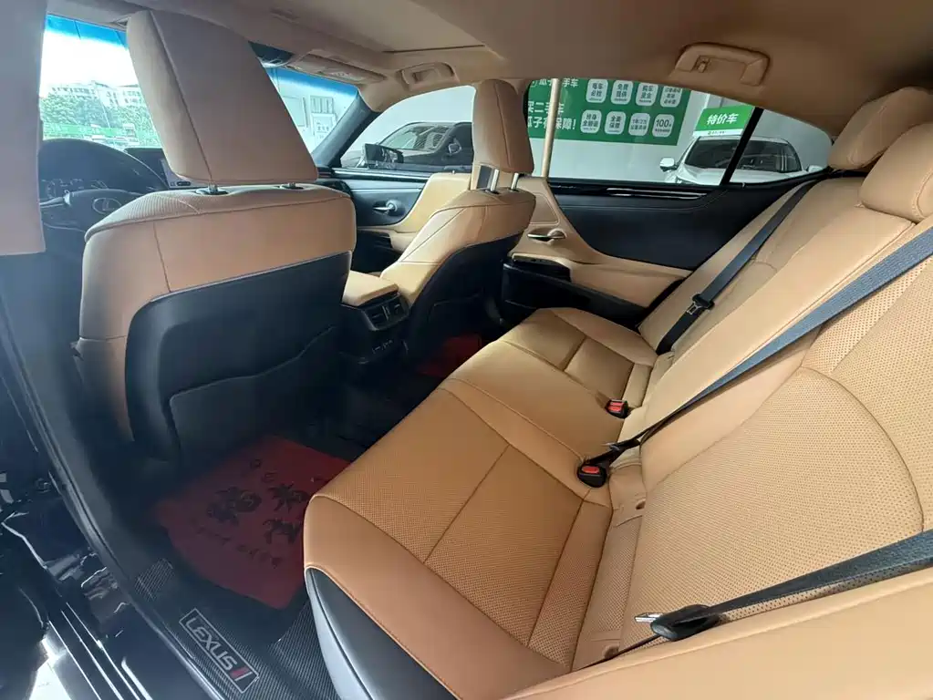 Lexus ES — миниатюра 10