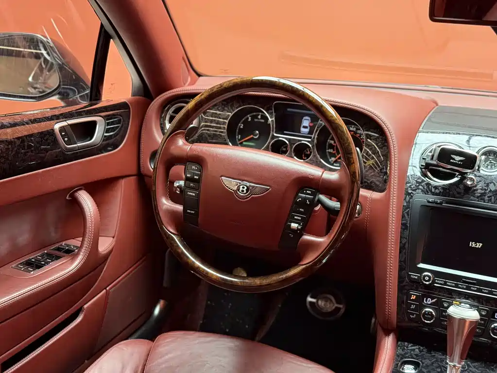 Bentley Flying Spur — миниатюра 9