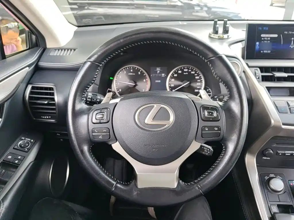Lexus NX — миниатюра 11