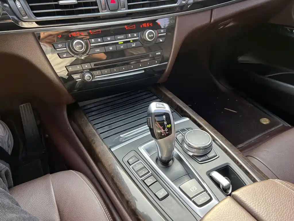 BMW X5 (Import) — миниатюра 13