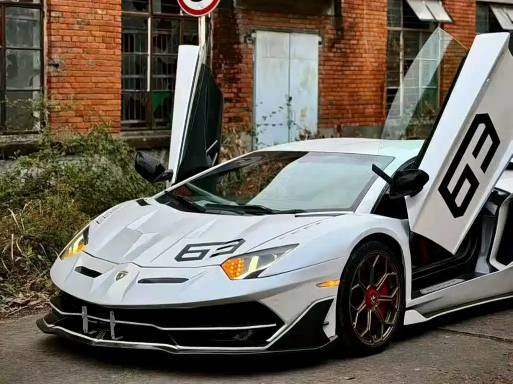 Lamborghini Aventador — миниатюра 2