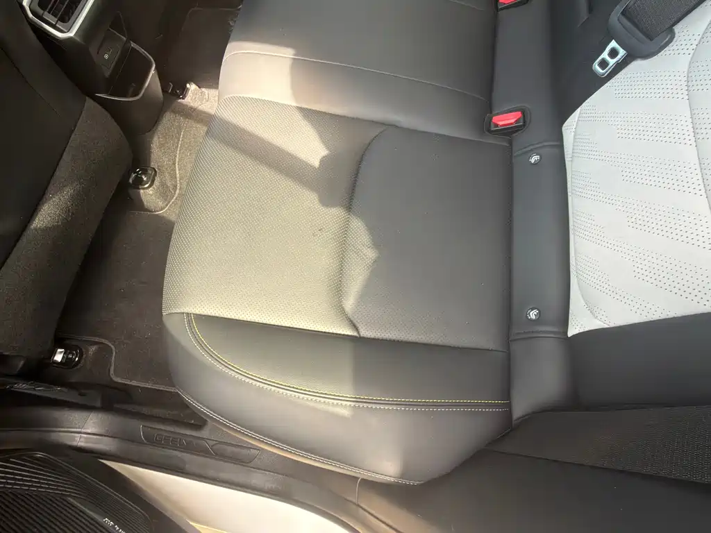 Geely Emgrand L — миниатюра 11